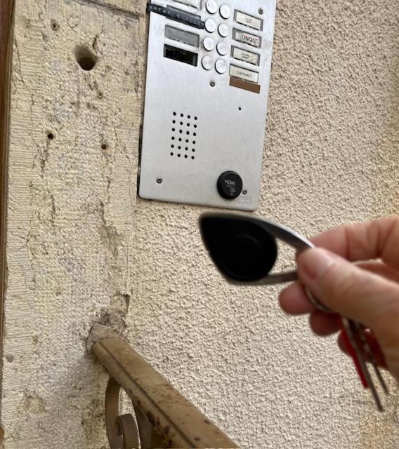 Le Bali Lägenhet Besançon Exteriör bild